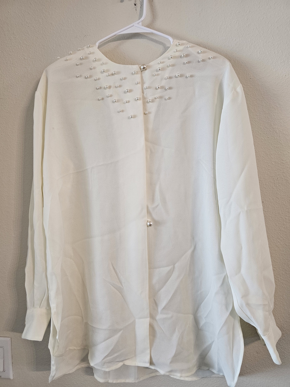Chaus Cream Pearl-Accent Long Sleeve Blouse